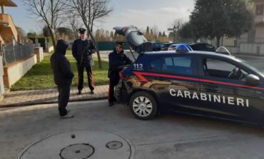 Spacciava cocaina a Castiglione del Lago, arrestato dai carabinieri: a casa aveva 86mila euro in contanti