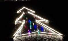“Luci sul Trasimeno 2021”, le foto dell'accensione del grande albero di Natale