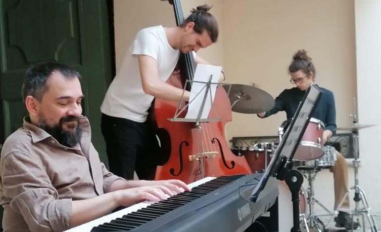 Festa della Musica: successo per il Luca Cipiciani Trio e le alunne del liceo Calvino