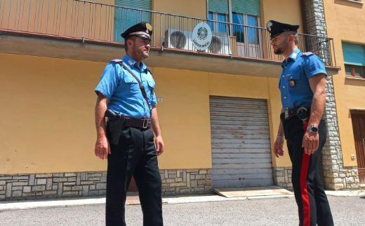Voleva togliersi la vita buttandosi nel lago Trasimeno: salvata dai carabinieri