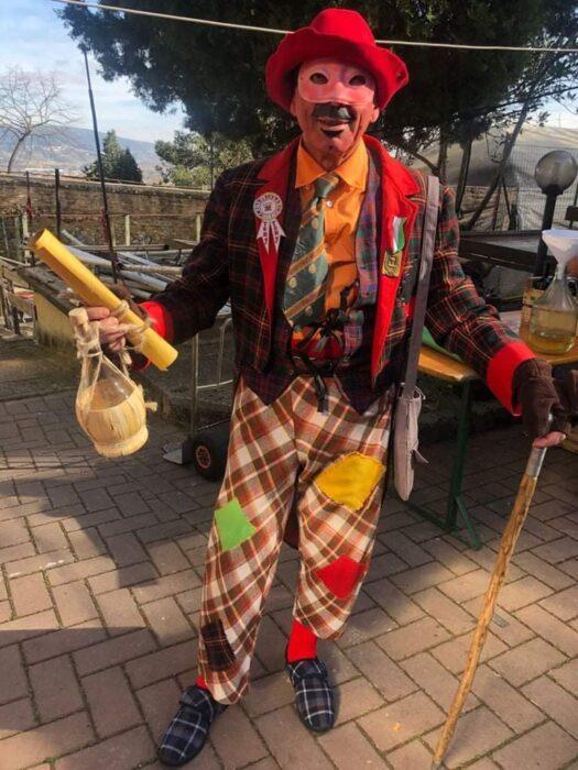 Carnevale Magionese, al lavoro per la sfilata di domenica con carri e tante maschere Carnevale Magionese, al lavoro per la sfilata di domenica con carri e tante maschere