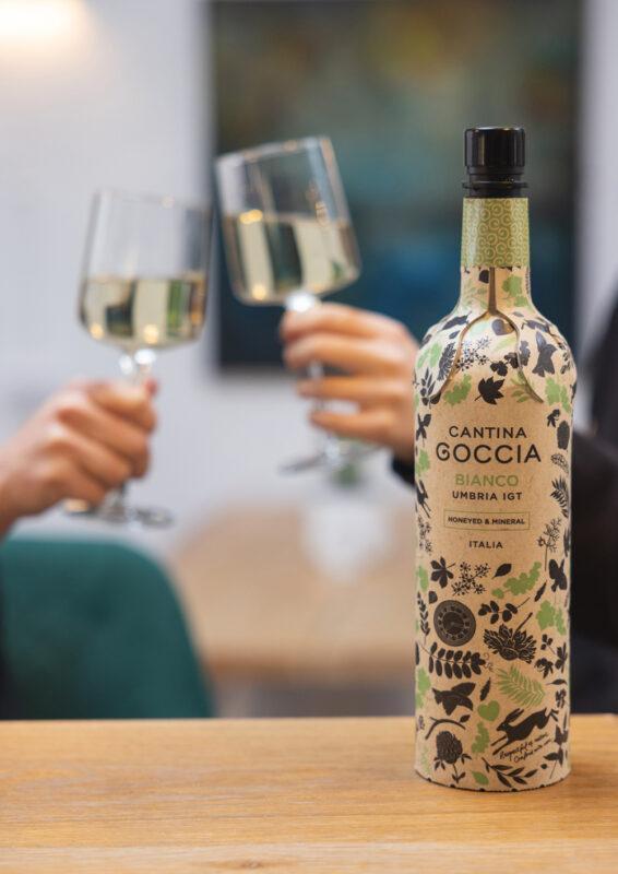 Con la bottiglia Frugal la Cantina Goccia di Pozzuolo lancia la sfida della sostenibilità