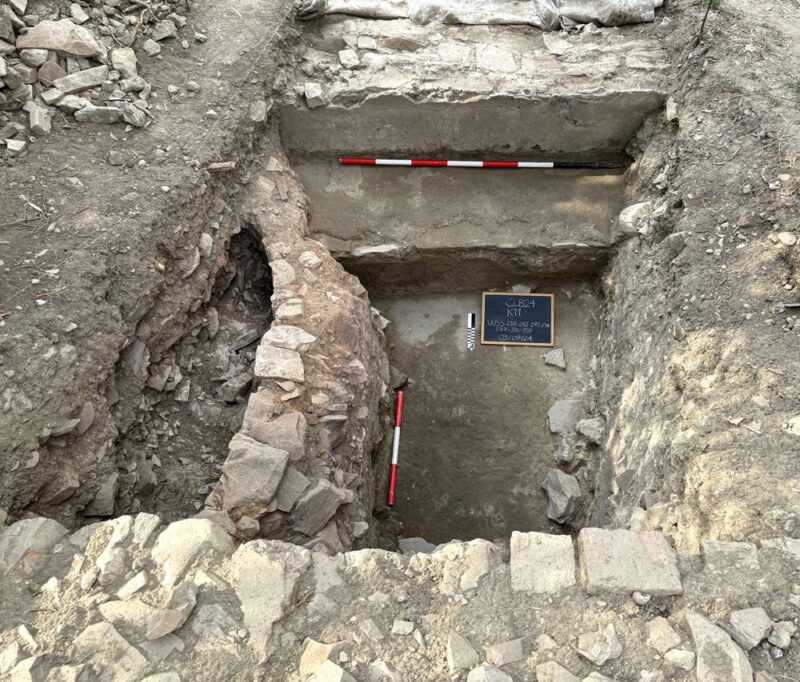 Scavi archeologici del Poggio: confermata l'esistenza di un'antica Castiglione del Lago Scavi archeologici del Poggio: confermata l'esistenza di un'antica Castiglione del Lago