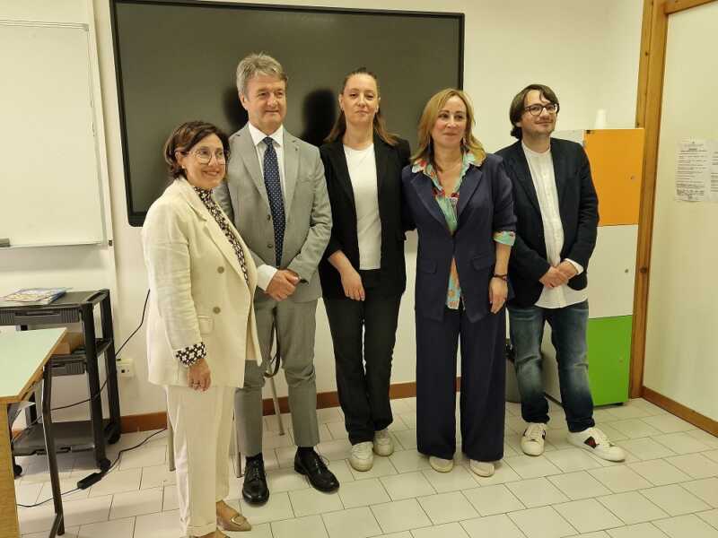 Scuola, il benvenuto delle istituzioni al nuovo Liceo scientifico delle scienze applicate Scuola, il benvenuto delle istituzioni al nuovo Liceo scientifico delle scienze applicate