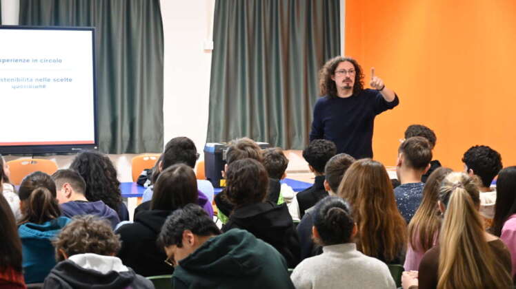 A Magione la sostenibilita' entra in classe con "Scuola R(ae)esponsabile" A Magione la sostenibilita' entra in classe con "Scuola R(ae)esponsabile"