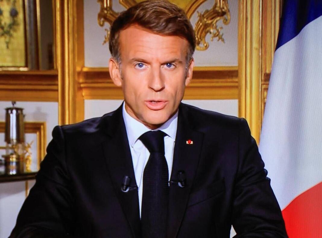 Francia, Macron: “Non confondere rivendicazioni legittime con chi distrugge e saccheggia”