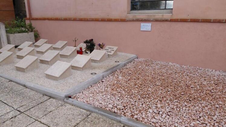 Al cimitero di Paciano nasce "Lo Scrigno dei Ricordi" Al cimitero di Paciano nasce "Lo Scrigno dei Ricordi"